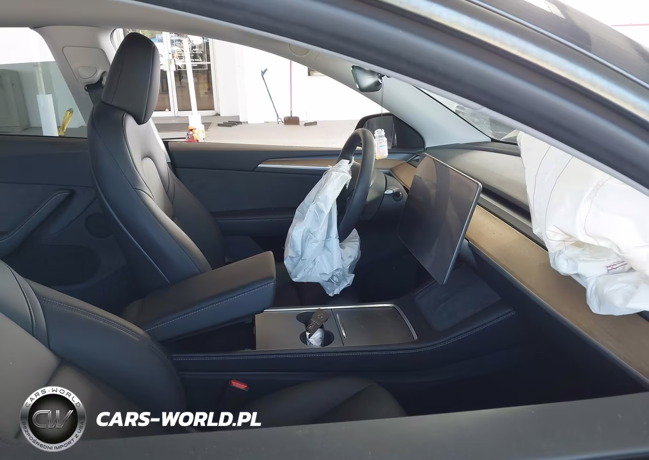 2025 Tesla Model Y Long Range Dual Motor All-Wheel Drive VIN:7SAYGDEE6SA355625 - 5