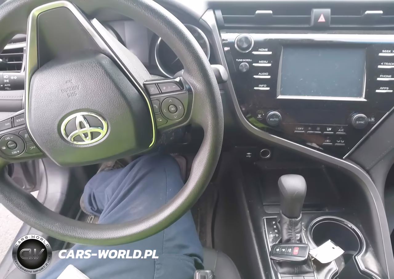 2018 Toyota Camry Hybrid Le VIN:4T1B31HK2JU507208 - 11
