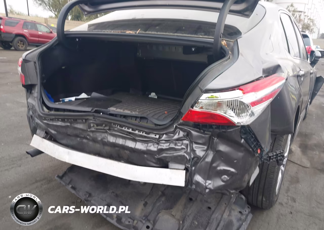 2018 Toyota Camry Hybrid Le VIN:4T1B31HK2JU507208 - 18