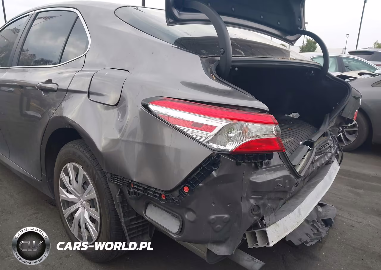 2018 Toyota Camry Hybrid Le VIN:4T1B31HK2JU507208 - 19