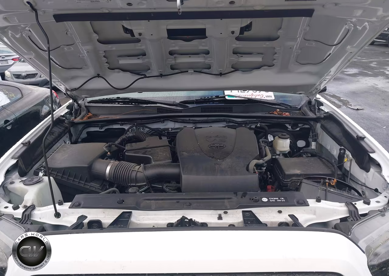 2018 Toyota Tacoma Trd Sport VIN:3TMBZ5DN8JM016317 - 10