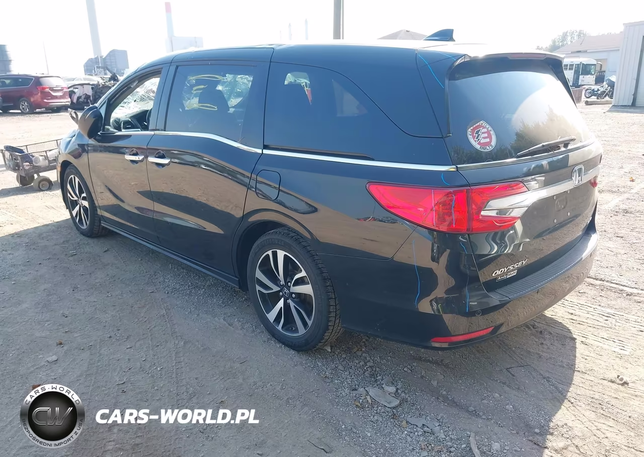 2018 Honda Odyssey Elite VIN:5FNRL6H94JB023112 - 3
