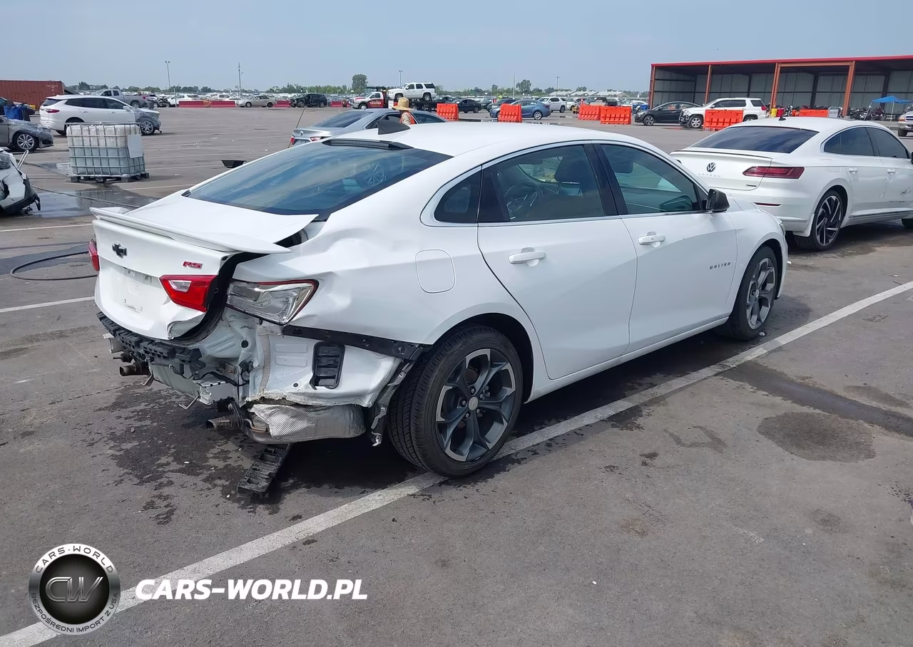 2019 Chevrolet Malibu Rs VIN:1G1ZG5ST4KF161824 - 4