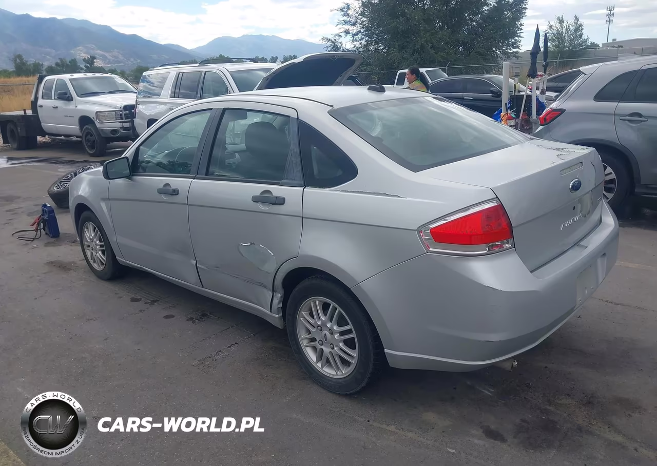 2009 Ford Focus Se VIN:1FAHP35N79W104618 - 3