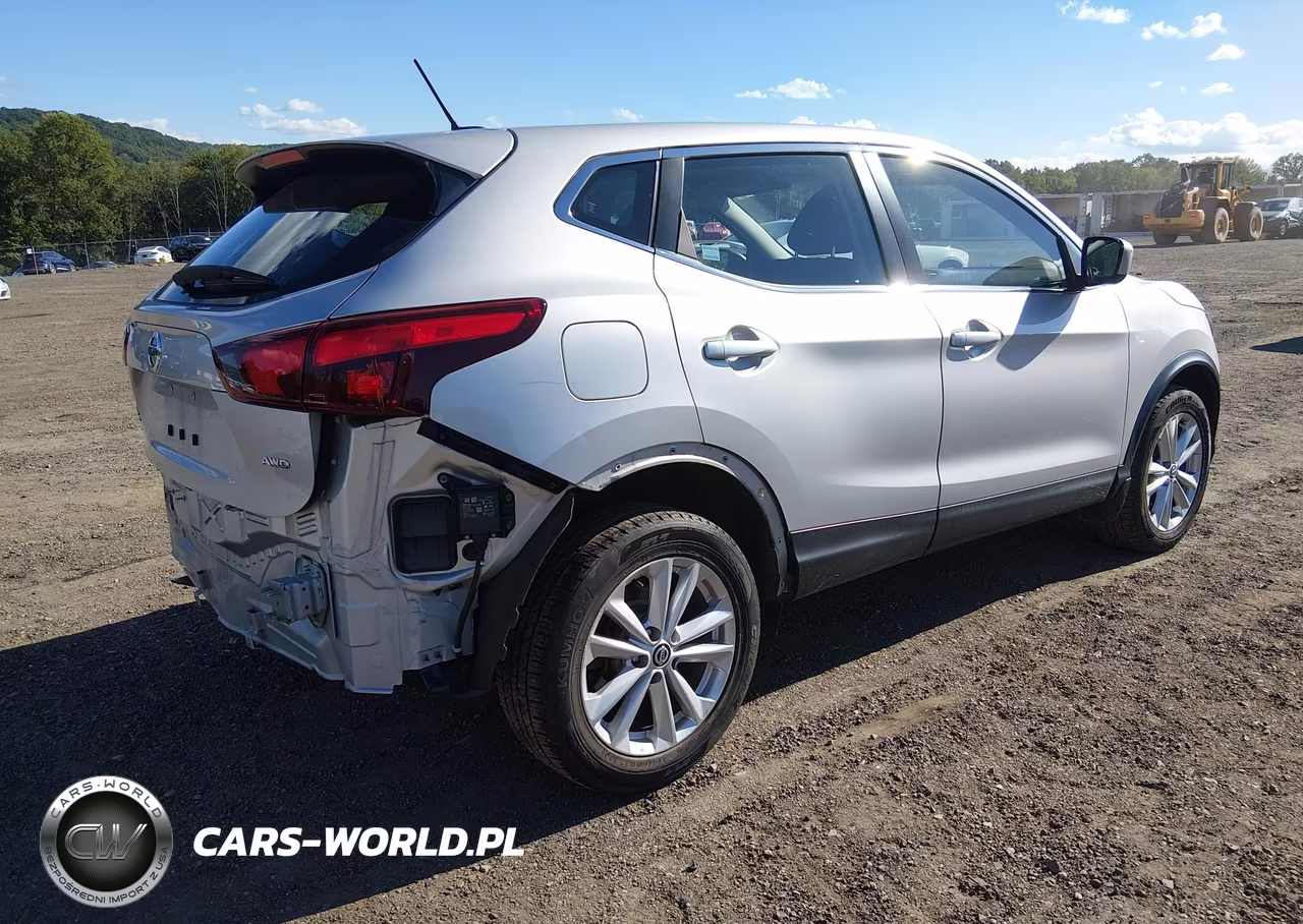 2019 Nissan Rogue Sport S VIN:JN1BJ1CR8KW319655 - 4