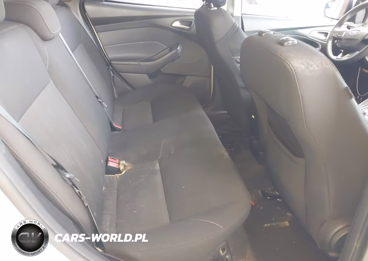 2017 Ford Focus Se VIN:1FADP3F23HL345997 - 8
