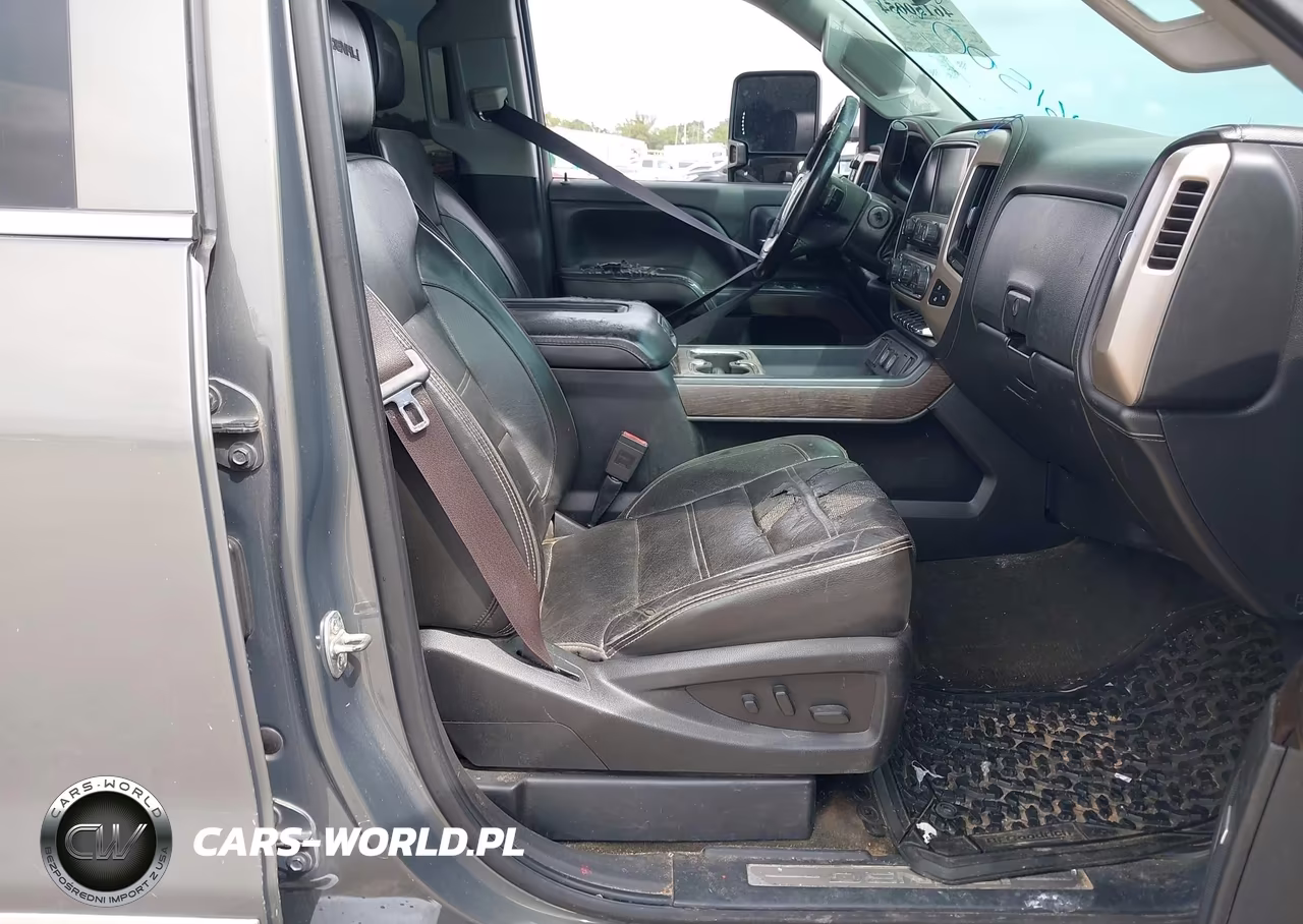 2017 GMC Sierra 2500Hd Denali VIN:1GT12UEG3HF130794 - 5
