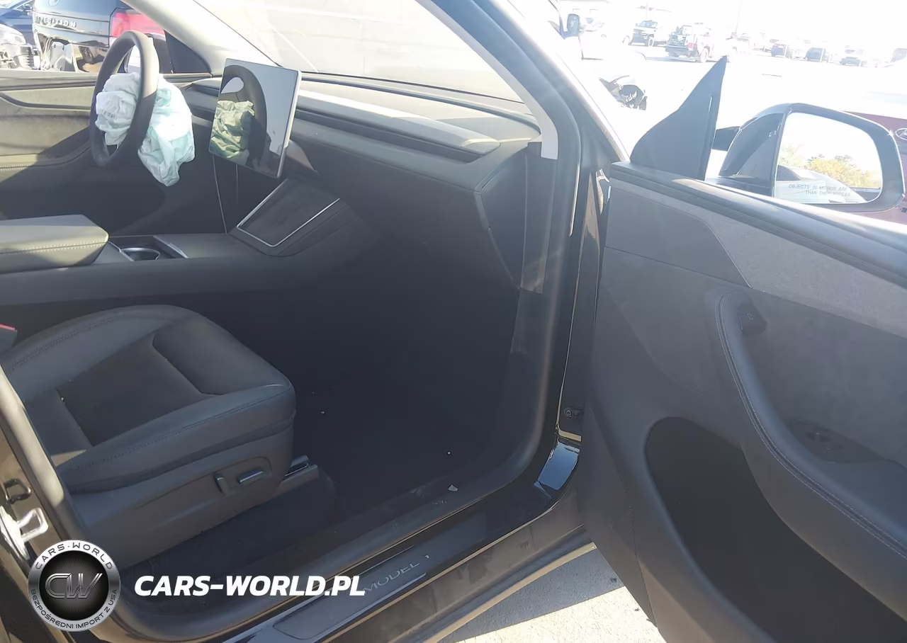 2026 Tesla Model Y All-Wheel Drive-Long Range Launch Series-Premium All-Wheel Drive VIN:7SAYGDEE2TA478193 - 5