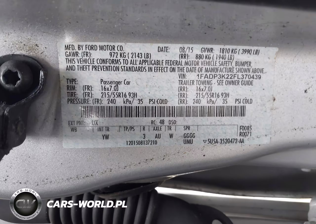 2015 Ford Focus Se VIN:1FADP3K22FL370439 - 9