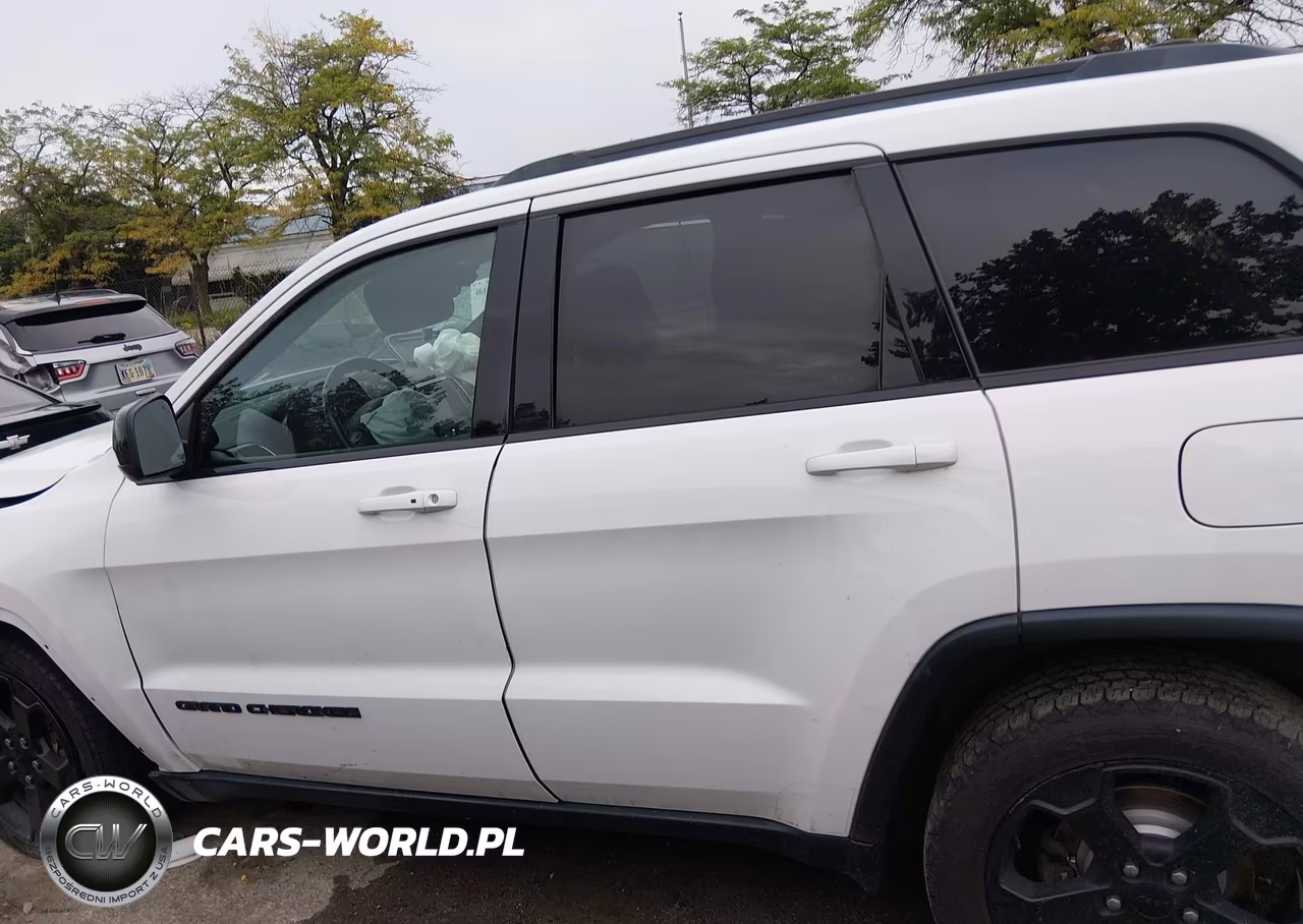 2020 Jeep Grand Cherokee Upland 4X4 VIN:1C4RJFAG6LC115689 - 14