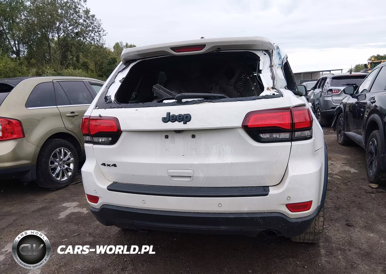 2020 Jeep Grand Cherokee Upland 4X4 VIN:1C4RJFAG6LC115689 - 16