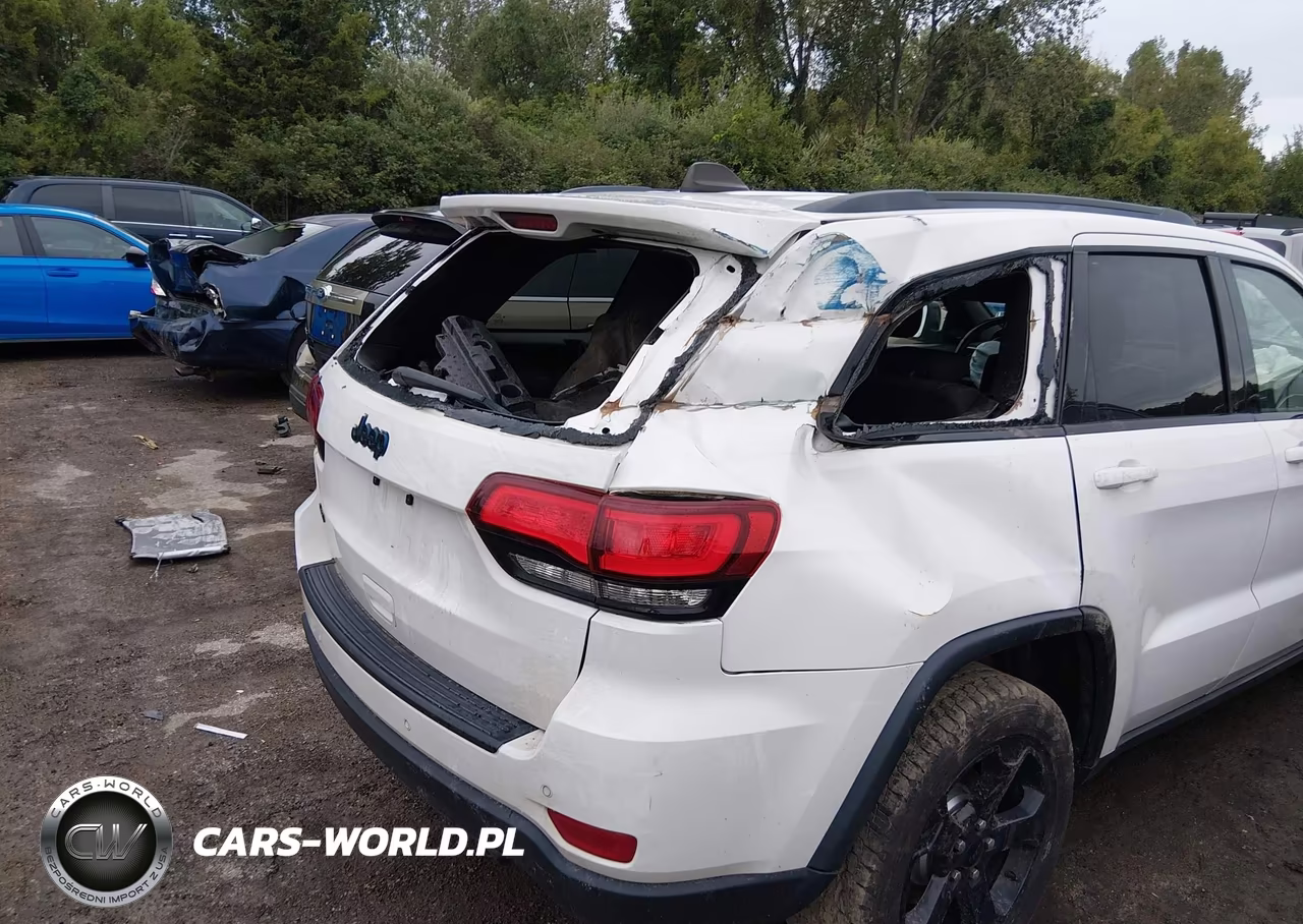 2020 Jeep Grand Cherokee Upland 4X4 VIN:1C4RJFAG6LC115689 - 6