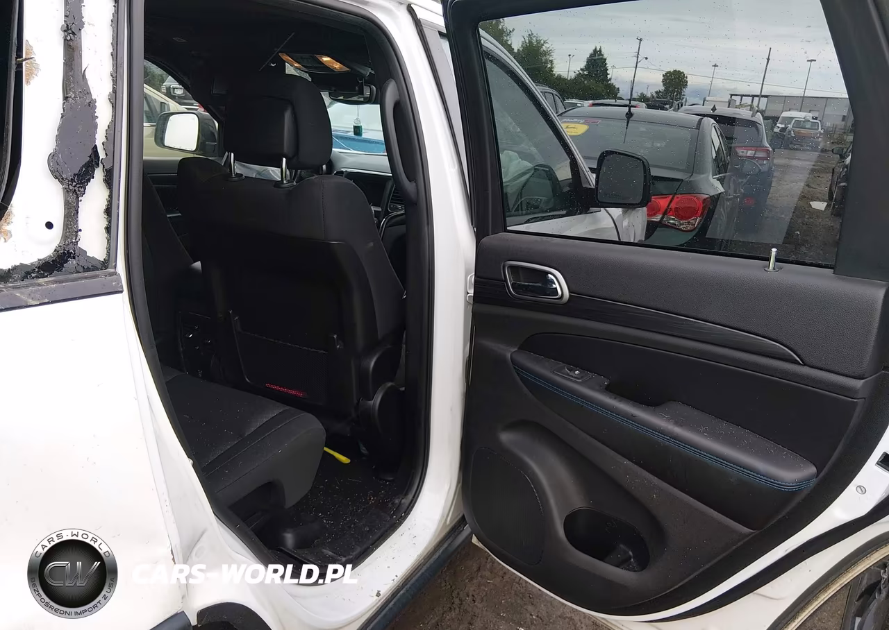 2020 Jeep Grand Cherokee Upland 4X4 VIN:1C4RJFAG6LC115689 - 8