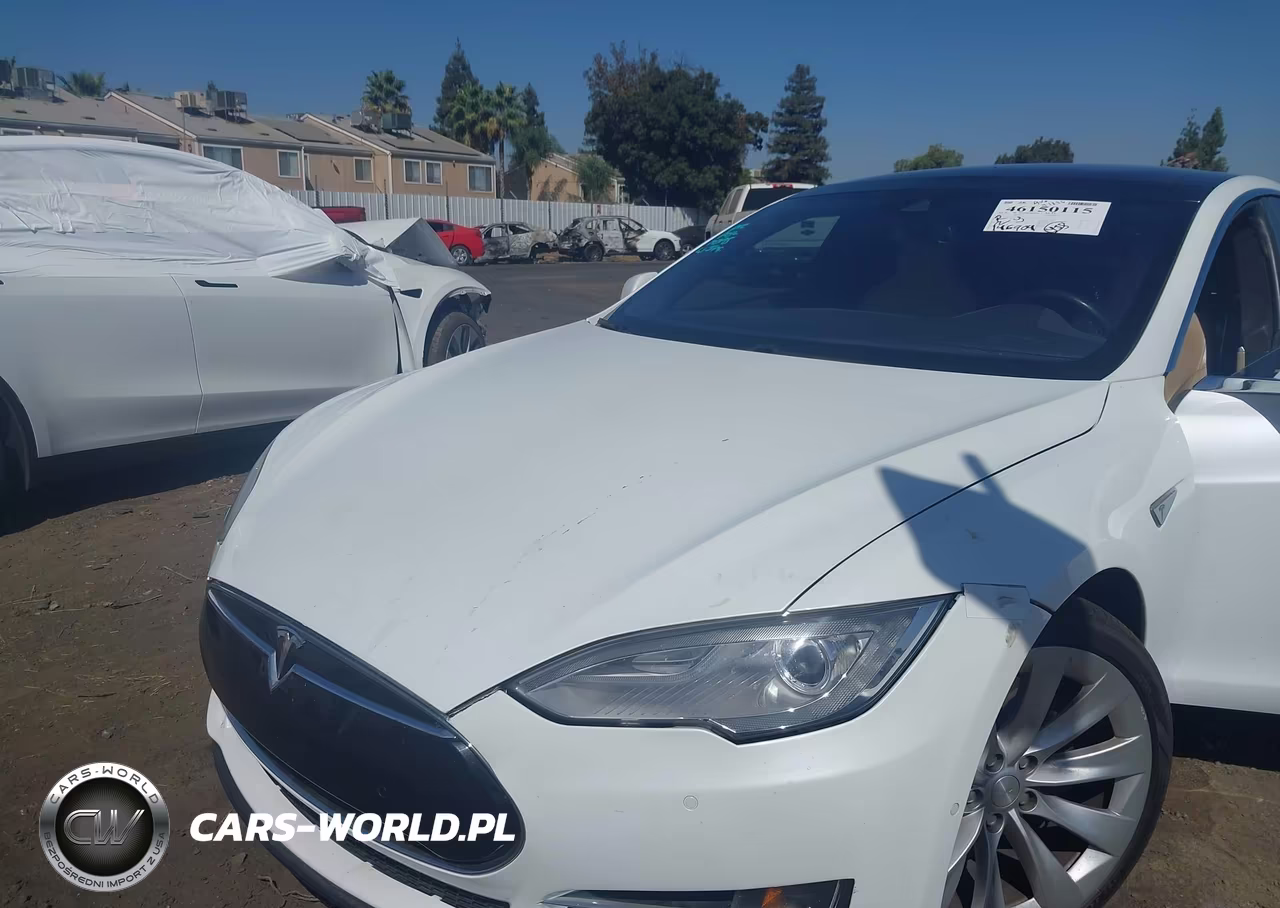 2015 Tesla Model S 70D-85D-P85D VIN:5YJSA1H27FF084555 - 10