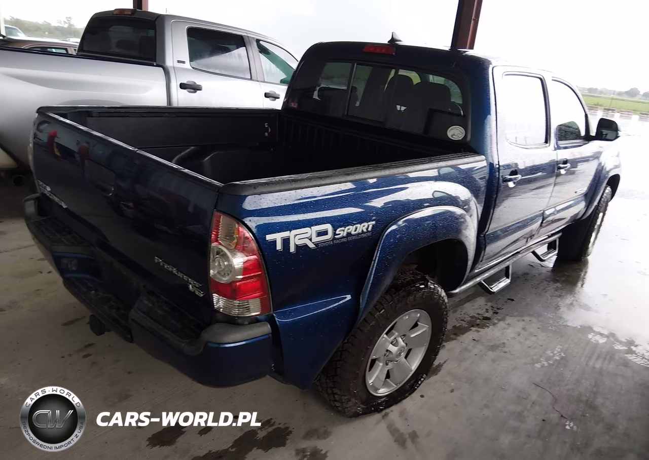 2015 Toyota Tacoma Prerunner V6 VIN:3TMJU4GN0FM181494 - 4