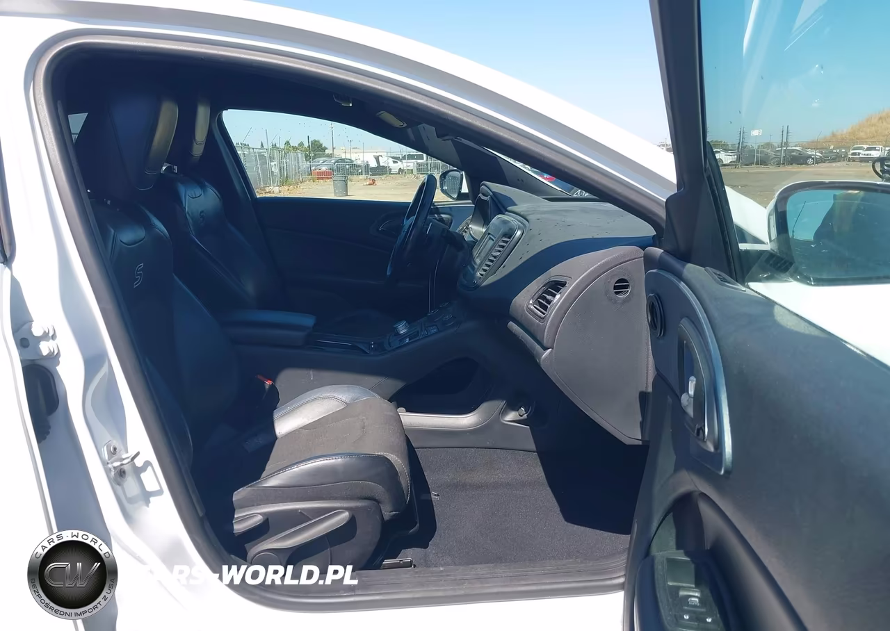 2015 Chrysler 200 S VIN:1C3CCCBB1FN680348 - 5
