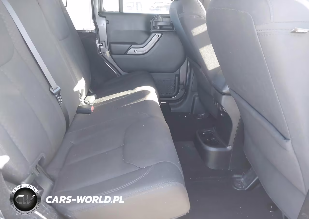 2017 Jeep Wrangler Unlimited Sport 4X4 VIN:1C4HJWDG4HL572127 - 8