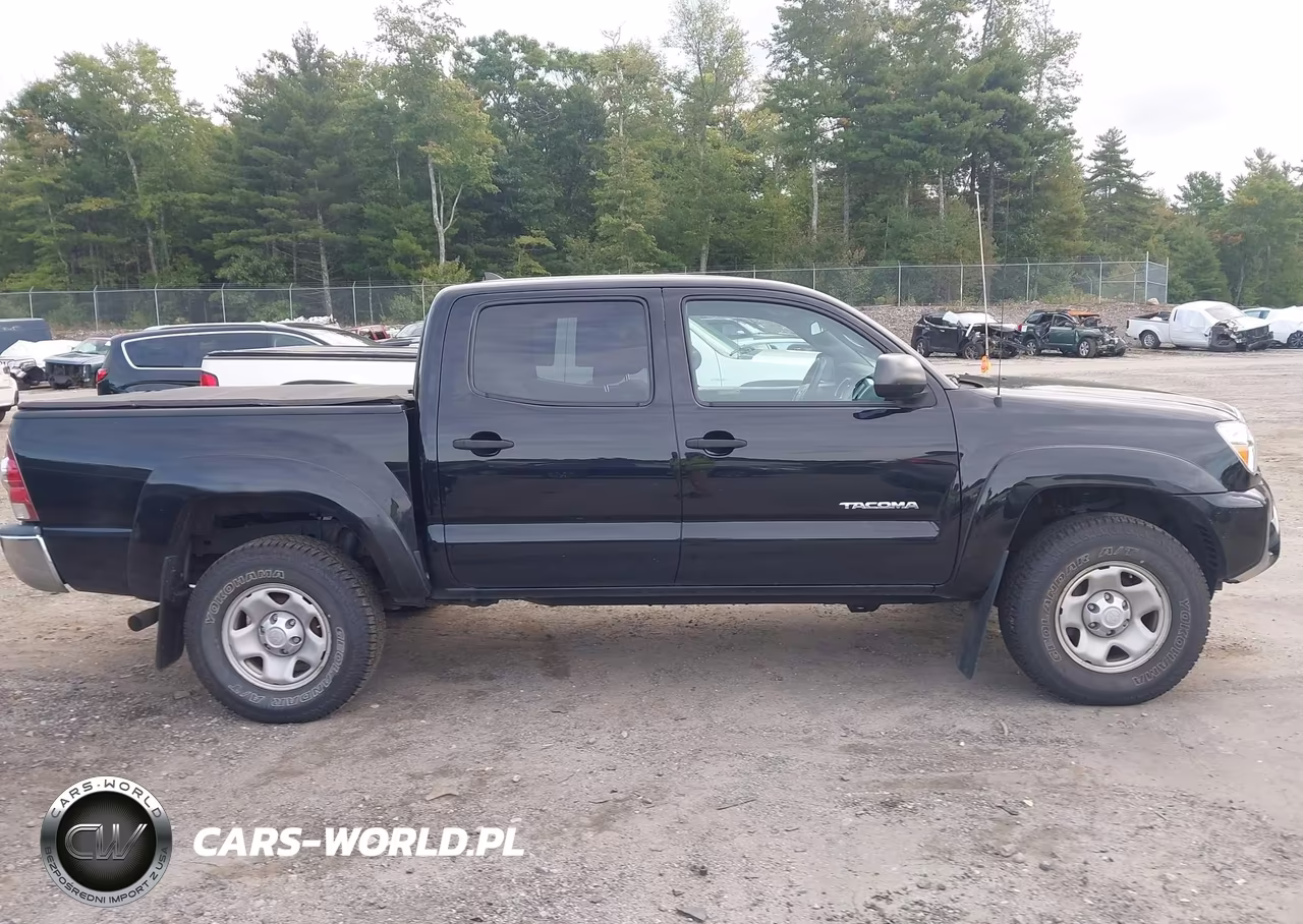 2015 Toyota Tacoma Base V6 VIN:5TFLU4EN1FX119561 - 14
