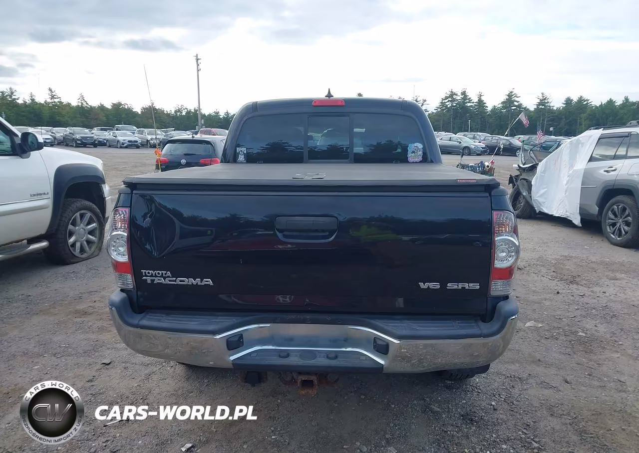 2015 Toyota Tacoma Base V6 VIN:5TFLU4EN1FX119561 - 17
