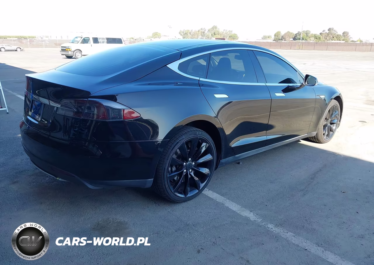 2013 Tesla Model S VIN:5YJSA1CN5DFP06083 - 4