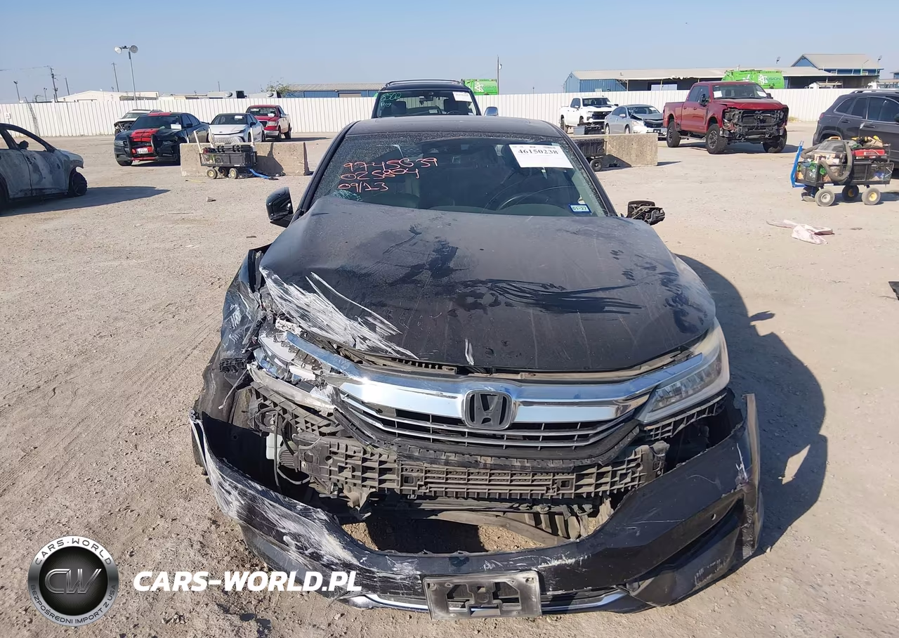 2017 Honda Accord Hybrid Touring VIN:JHMCR6F75HC025804 - 11