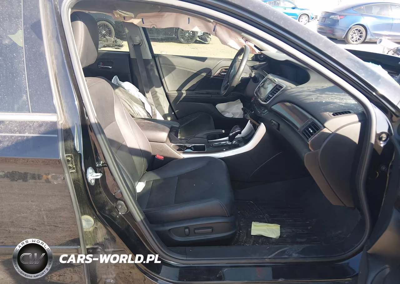2017 Honda Accord Hybrid Touring VIN:JHMCR6F75HC025804 - 5
