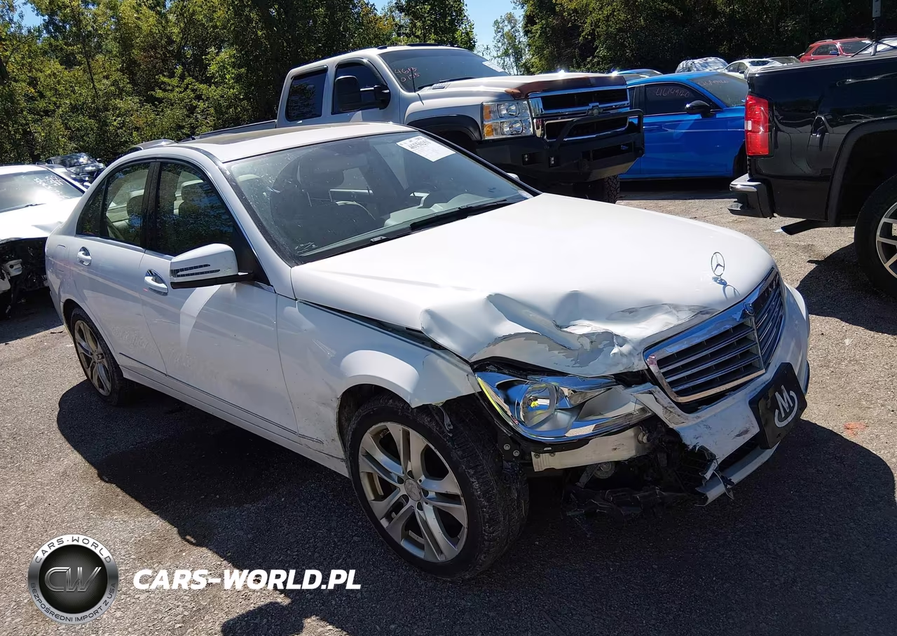 2013 Mercedes-Benz C 300 Luxury 4Matic