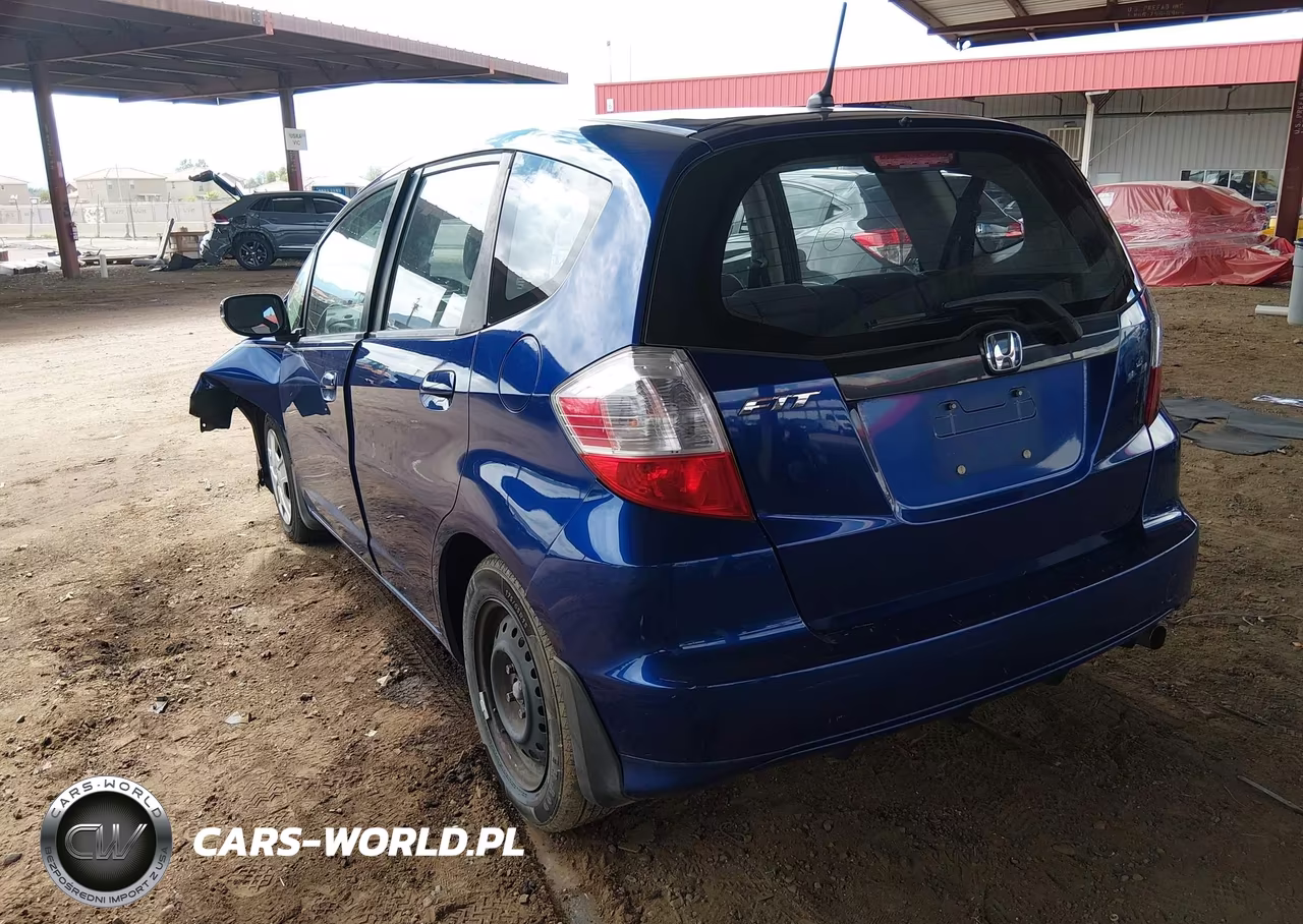 2013 Honda Fit VIN:JHMGE8H39DC078339 - 3