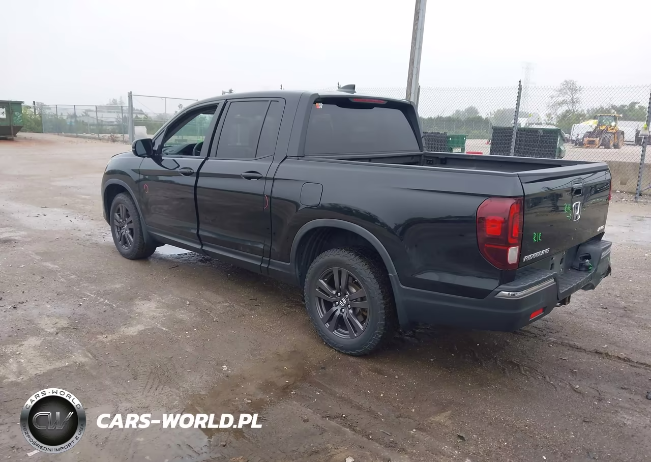 2017 Honda Ridgeline Sport VIN:5FPYK3F15HB025513 - 3