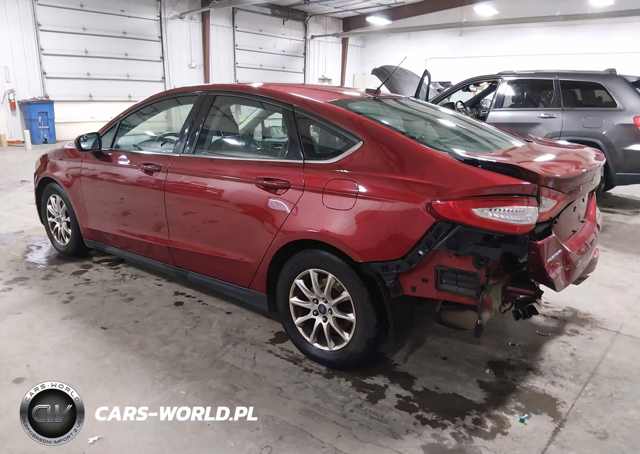 2015 Ford Fusion S VIN:3FA6P0G70FR135535 - 3