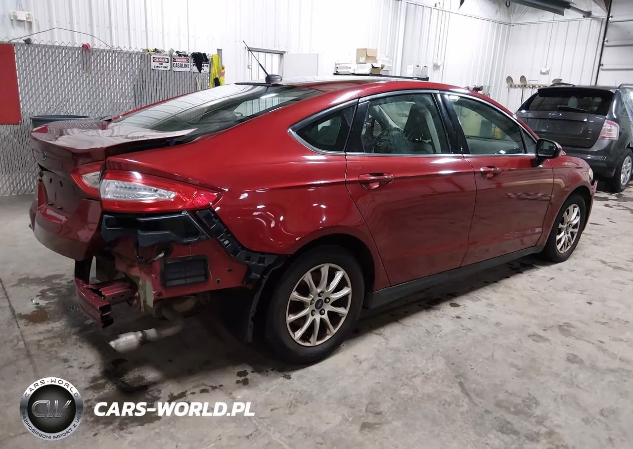 2015 Ford Fusion S VIN:3FA6P0G70FR135535 - 4