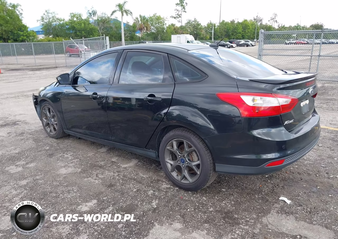 2014 Ford Focus Se VIN:1FADP3F25EL371139 - 3