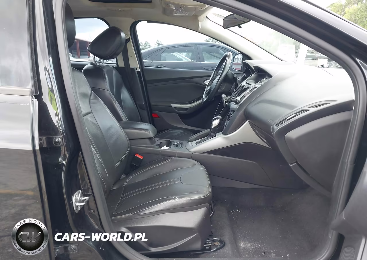 2014 Ford Focus Se VIN:1FADP3F25EL371139 - 5