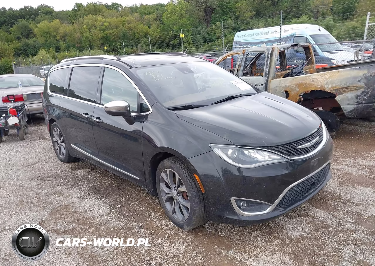 2017 Chrysler Pacifica Limited VIN:2C4RC1GG7HR735339 - 1