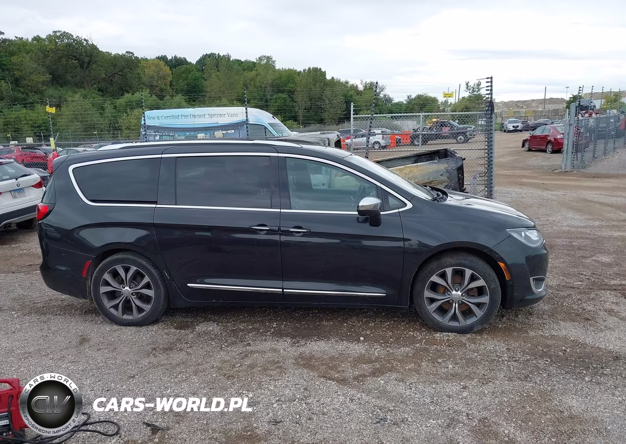 2017 Chrysler Pacifica Limited VIN:2C4RC1GG7HR735339 - 12