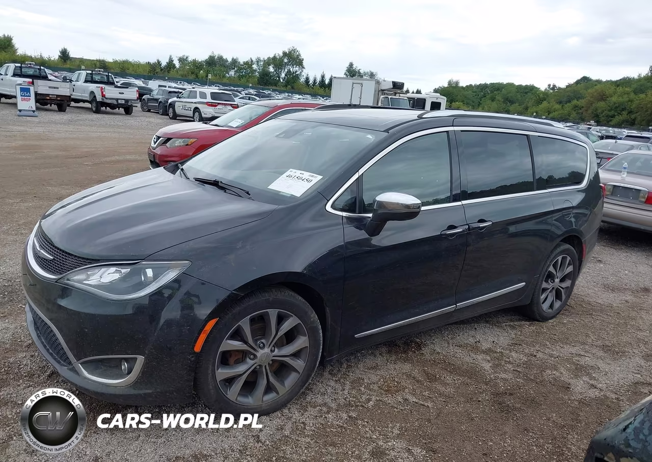 2017 Chrysler Pacifica Limited VIN:2C4RC1GG7HR735339 - 13