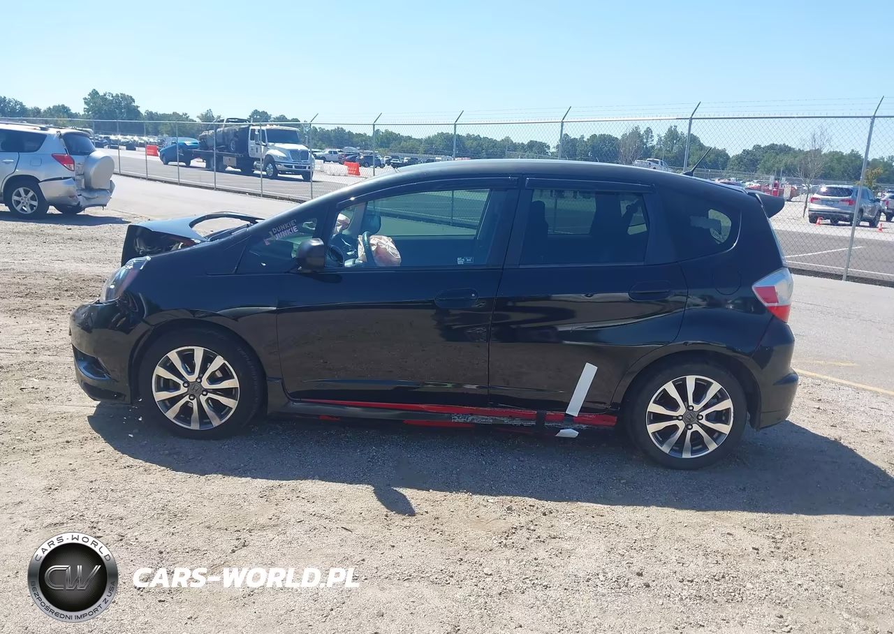2012 Honda Fit Sport VIN:JHMGE8H50CC002069 - 14