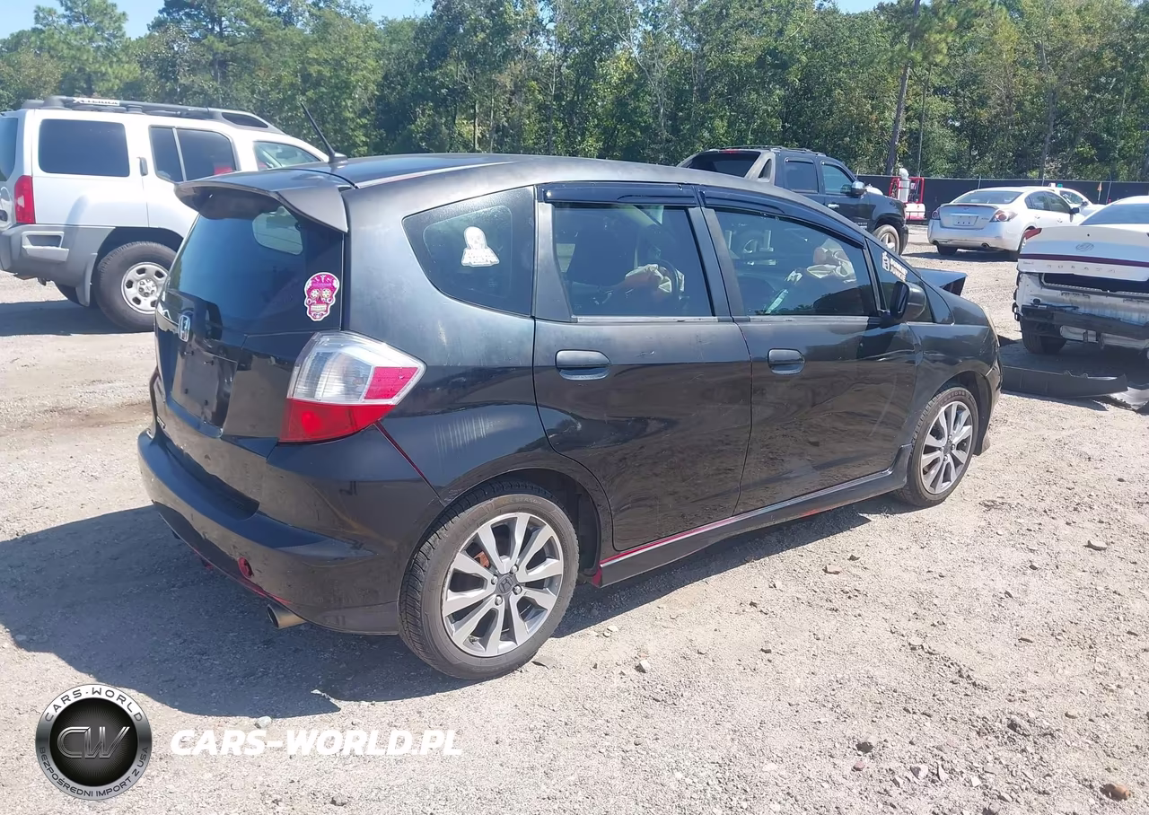 2012 Honda Fit Sport VIN:JHMGE8H50CC002069 - 4