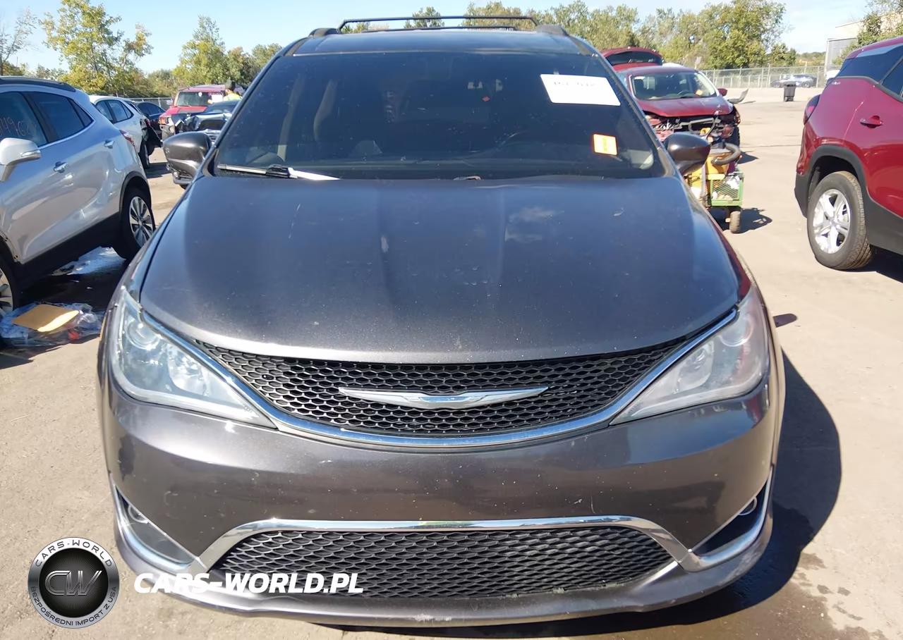 2017 Chrysler Pacifica Touring-L VIN:2C4RC1BG1HR560755 - 12