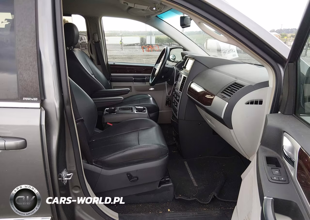 2009 Chrysler Town & Country Touring VIN:2A8HR541X9R669705 - 5