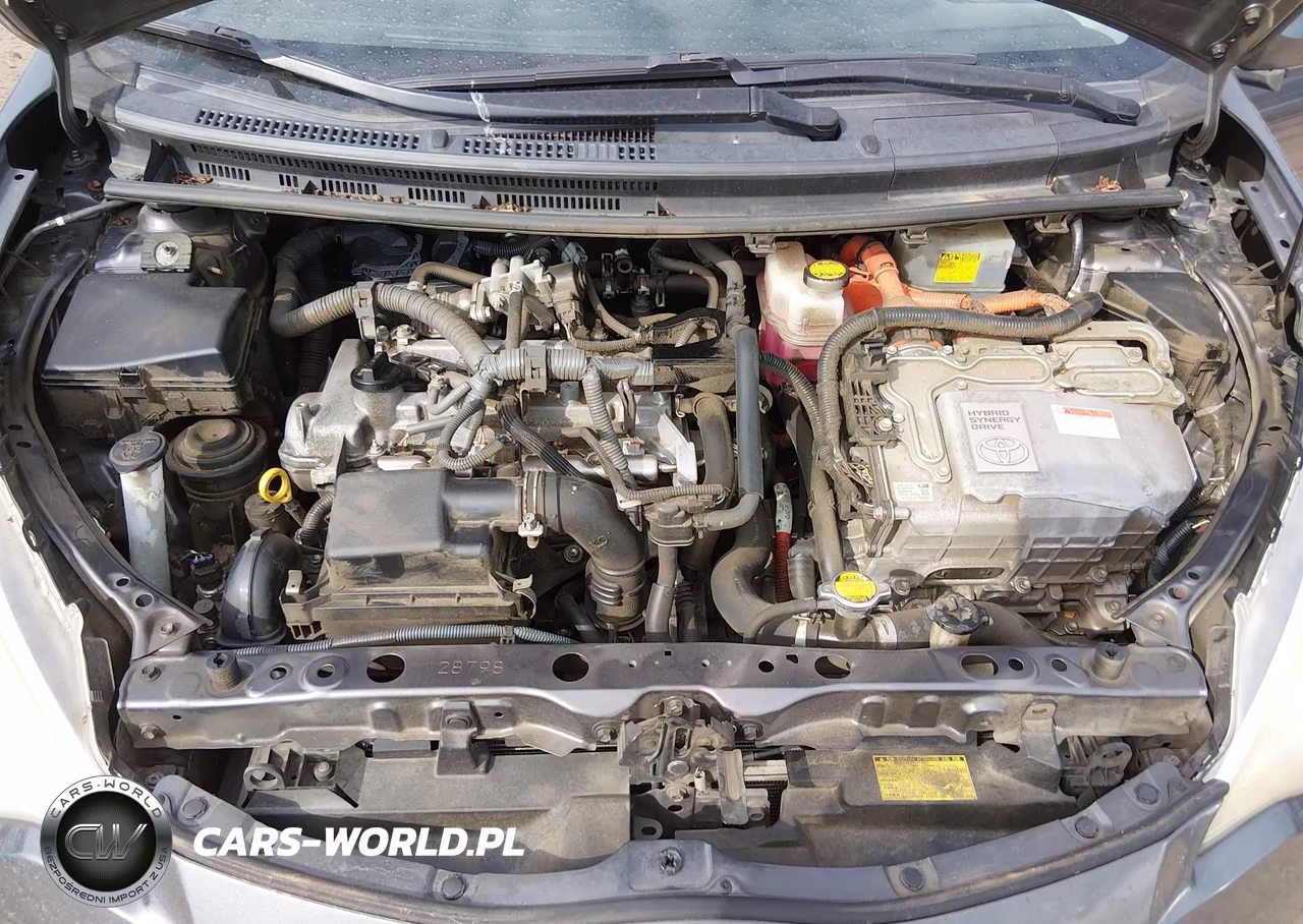 2012 Toyota Prius C Two VIN:JTDKDTB33C1020330 - 10
