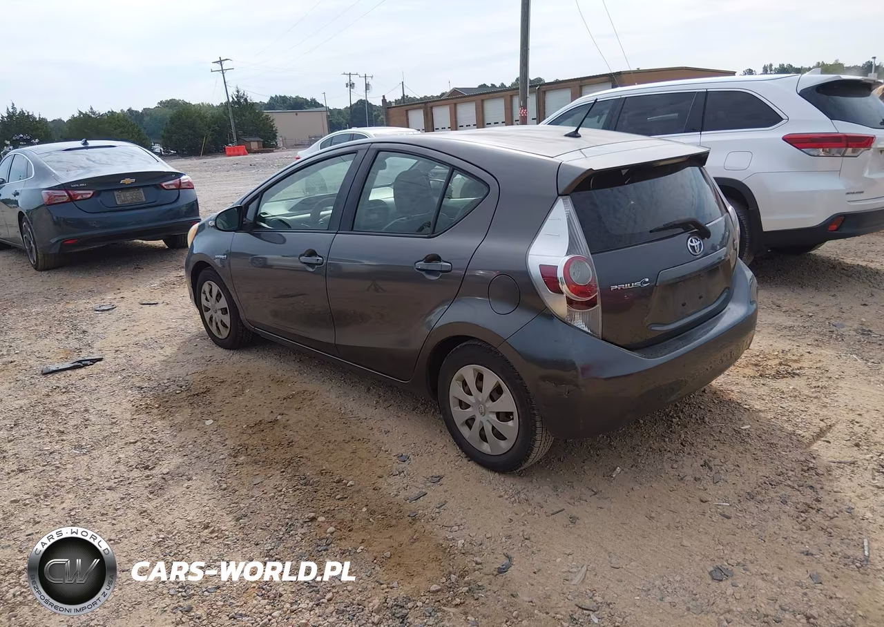 2012 Toyota Prius C Two VIN:JTDKDTB33C1020330 - 3