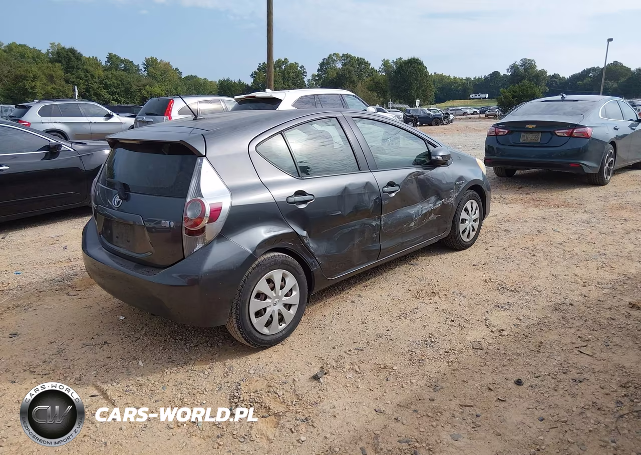 2012 Toyota Prius C Two VIN:JTDKDTB33C1020330 - 4