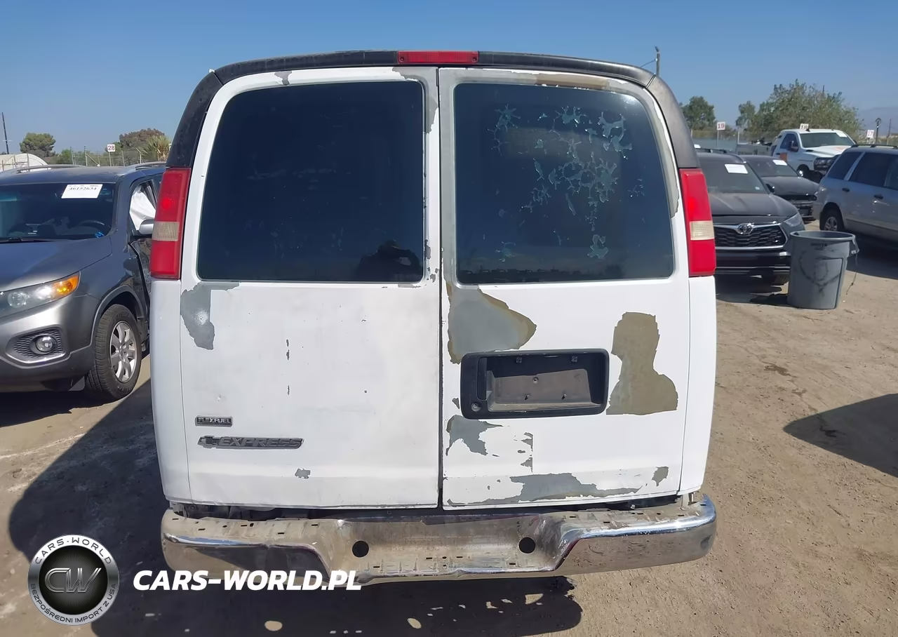 2010 Chevrolet Express 2500 Work Van VIN:1GCZGFBA8A1107532 - 17