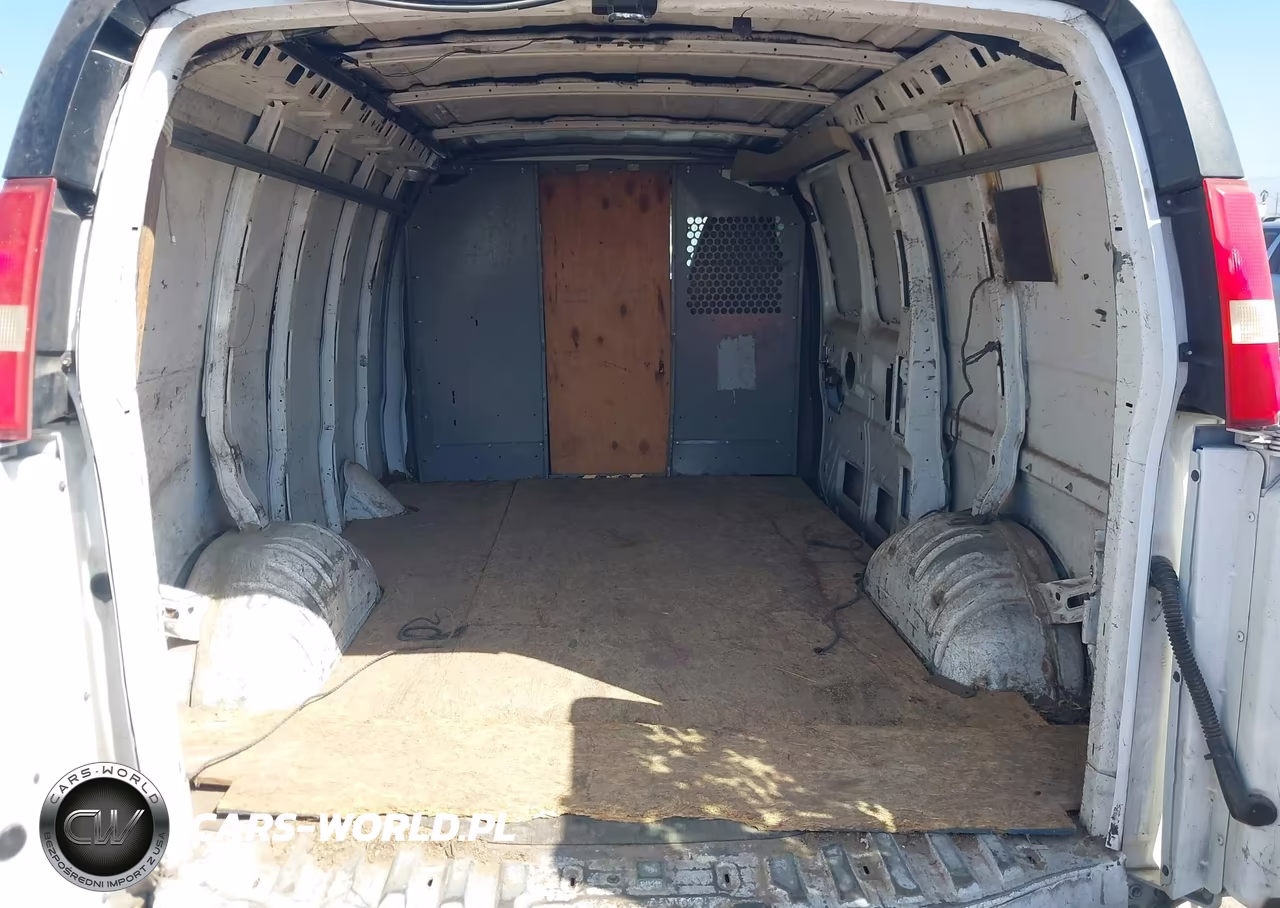 2010 Chevrolet Express 2500 Work Van VIN:1GCZGFBA8A1107532 - 8
