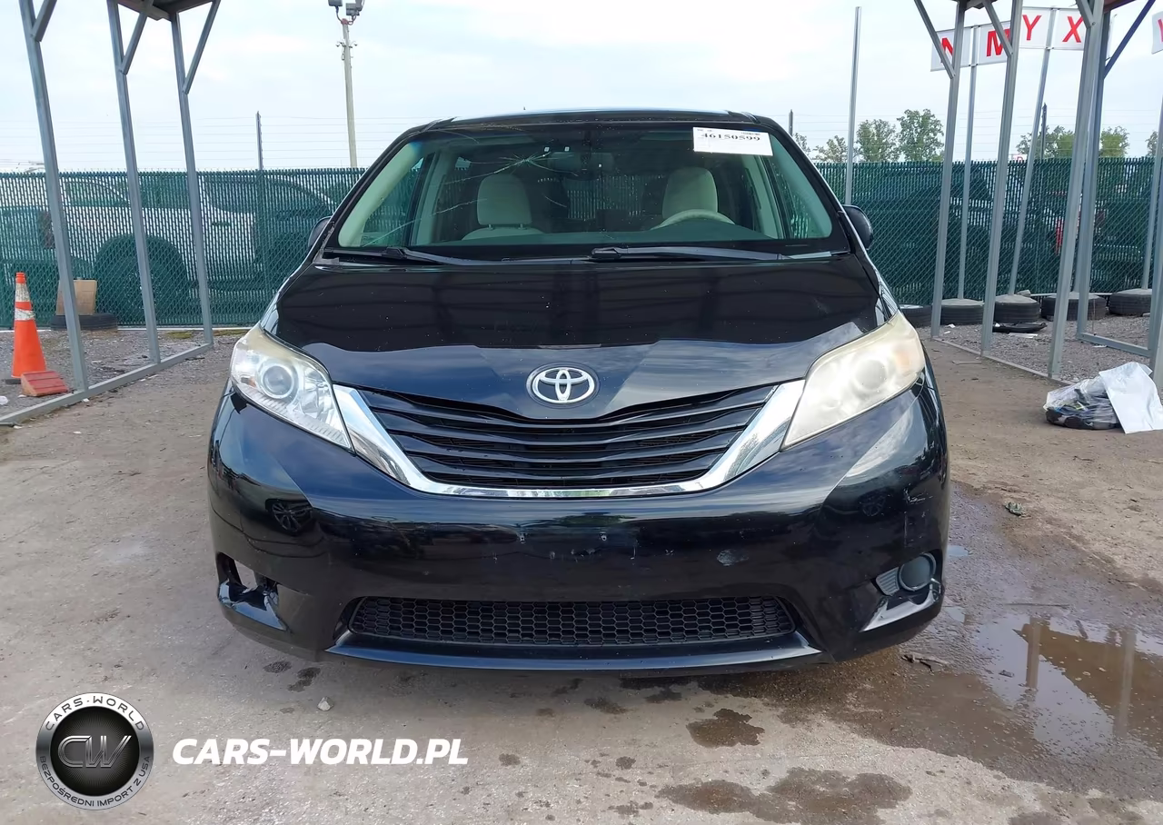 2013 Toyota Sienna Le 7 Passenger VIN:5TDJK3DC8DS070482 - 18