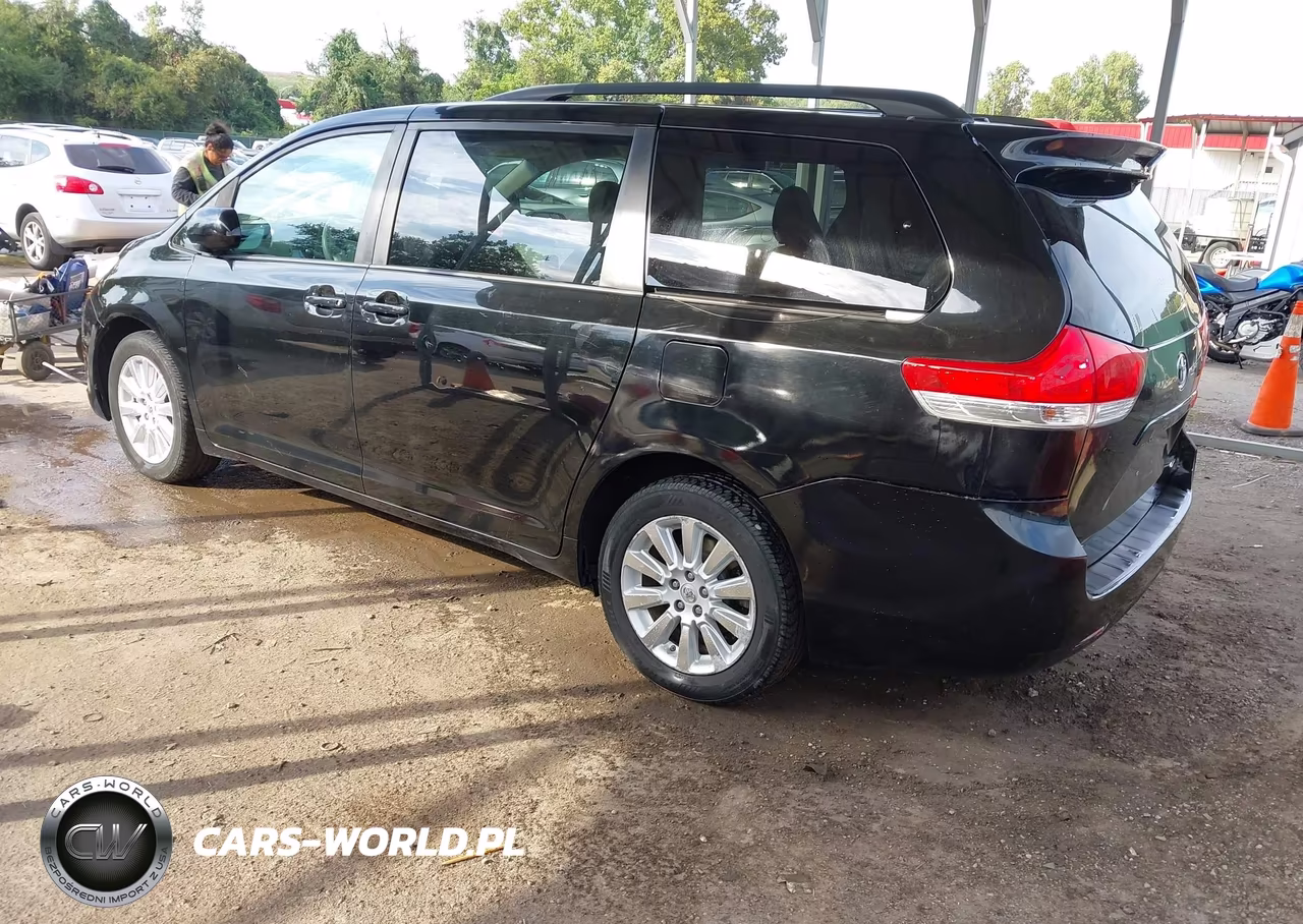 2013 Toyota Sienna Le 7 Passenger VIN:5TDJK3DC8DS070482 - 3