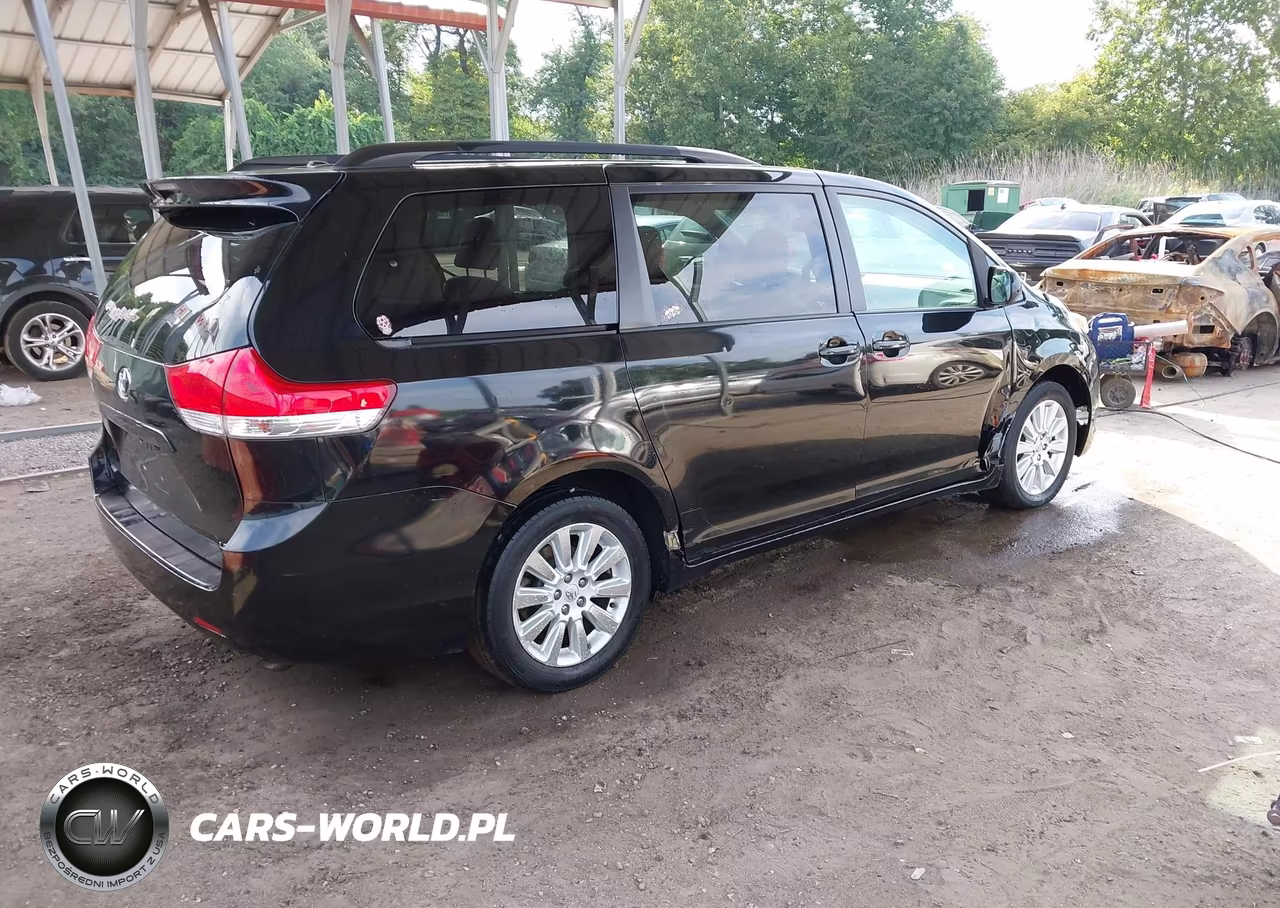 2013 Toyota Sienna Le 7 Passenger VIN:5TDJK3DC8DS070482 - 4