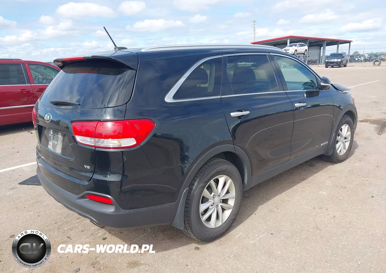 2017 Kia Sorento 3.3L Lx VIN:5XYPGDA5XHG241629 - 4