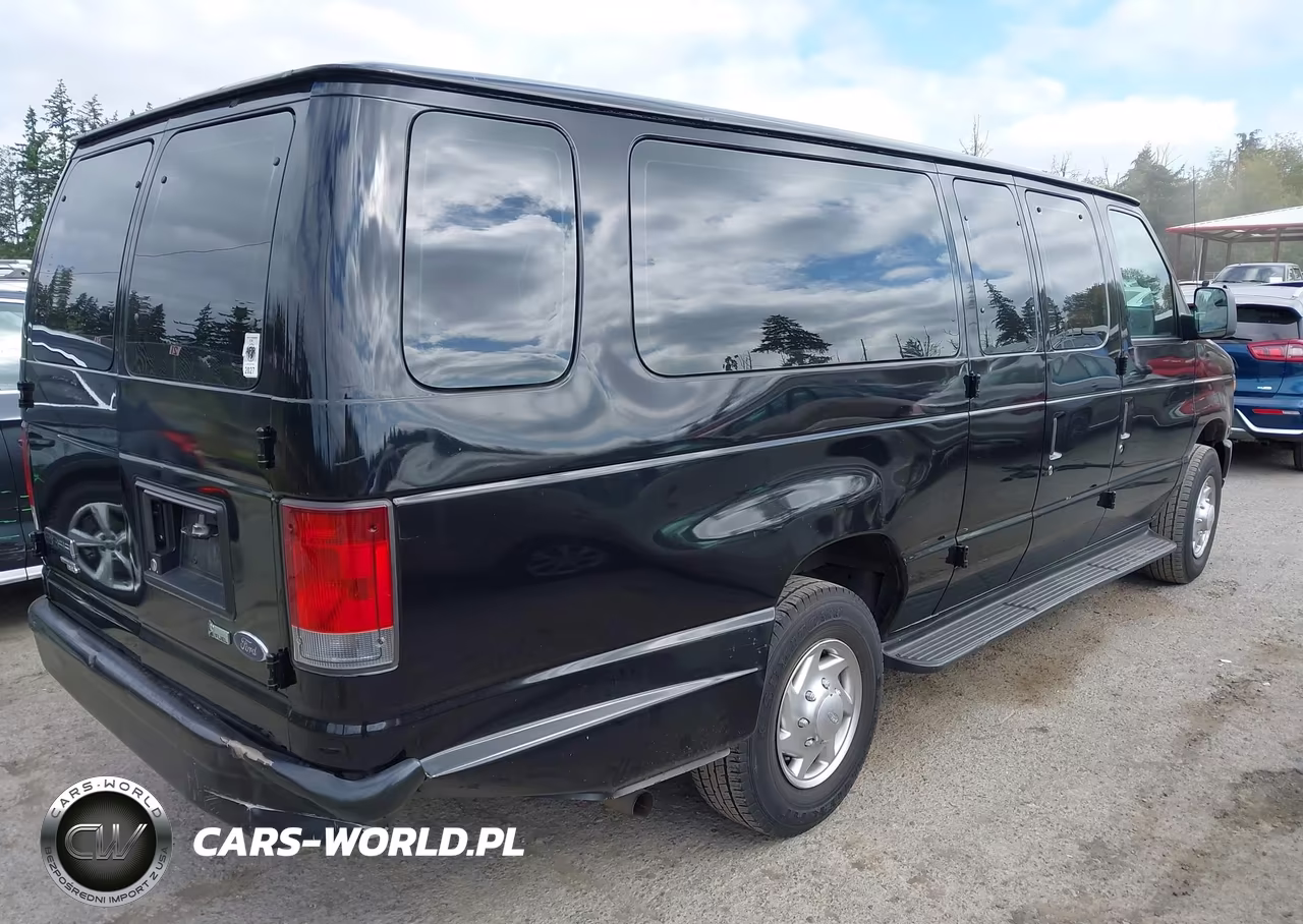 2010 Ford E-350 Super Duty Xl-Xlt VIN:1FBSS3BL6ADA30856 - 4